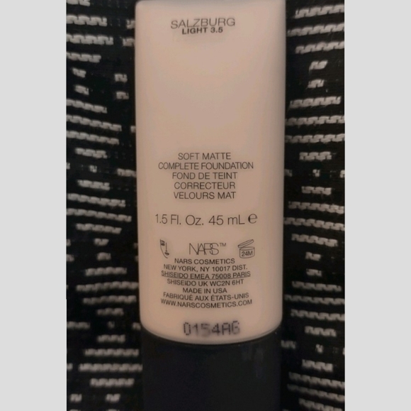 NARS Soft Matte Complete Foundation Bundle - Picture 10 of 15